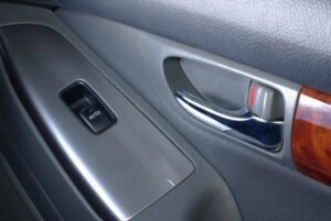 Prevalent problems of car window power repair